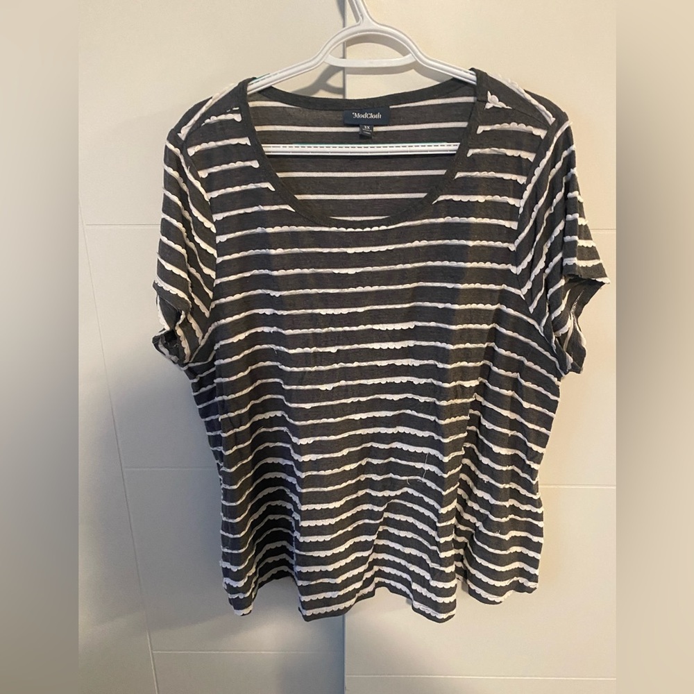 ModCloth Grey and White t-shirt